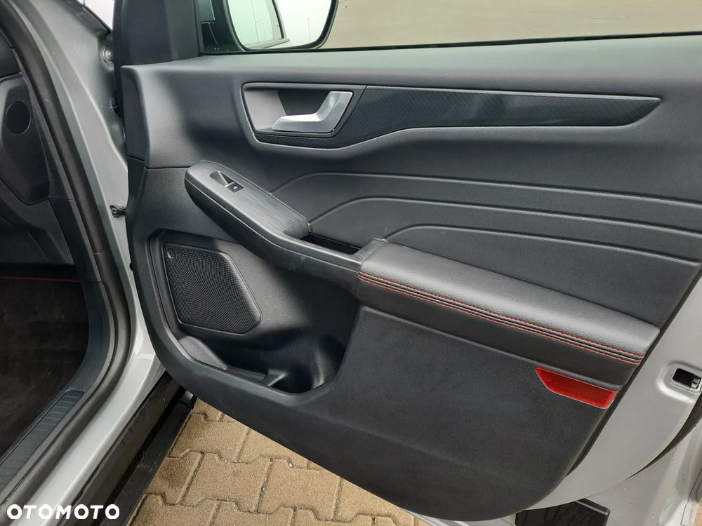 Ford Kuga 2.5P PHEV FWD ST-Line X - 17