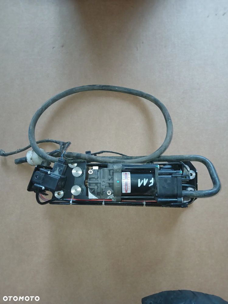 Kompresor tylnego zawieszenia BMW F01 F07 GT F11 - 2