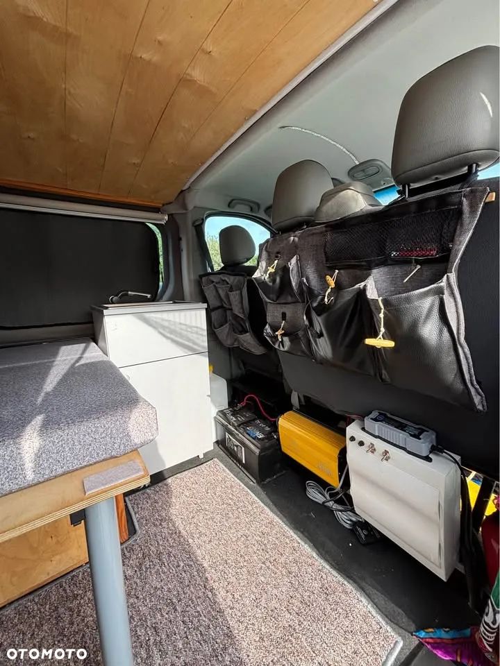 Opel Vivaro - 8