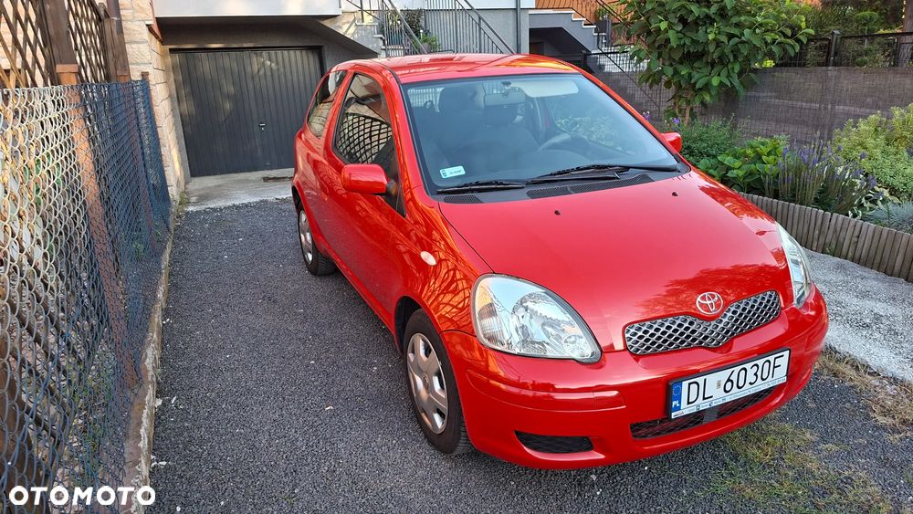 Toyota Yaris 1.0 Base - 1