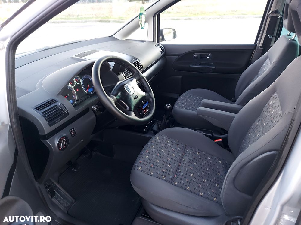 Volkswagen Sharan - 11