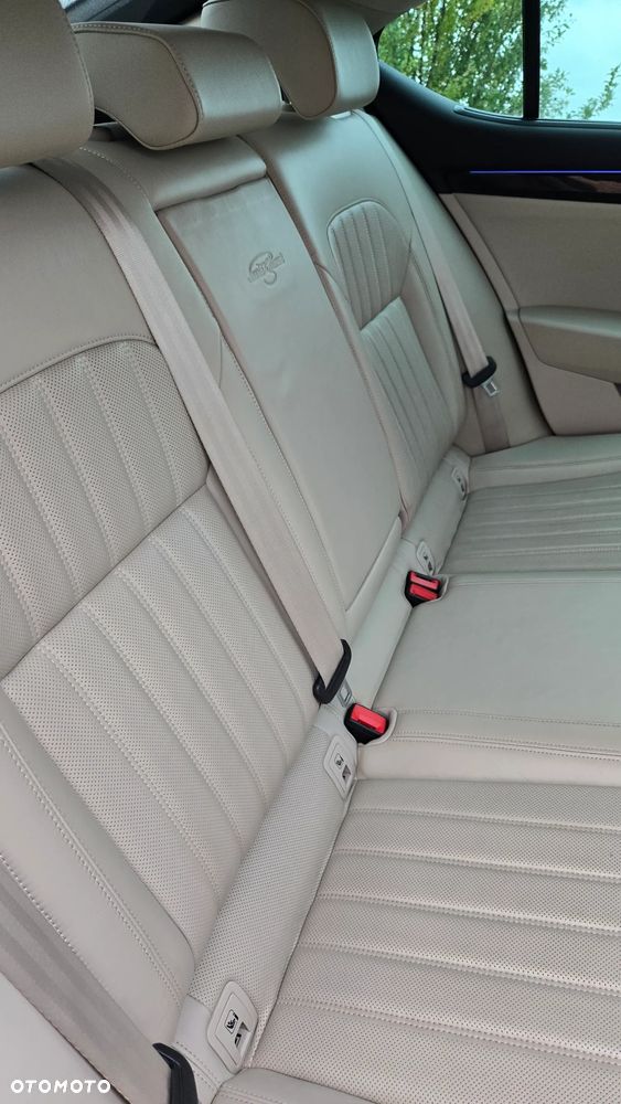 Skoda Superb 2.0 TDI L&K DSG - 17