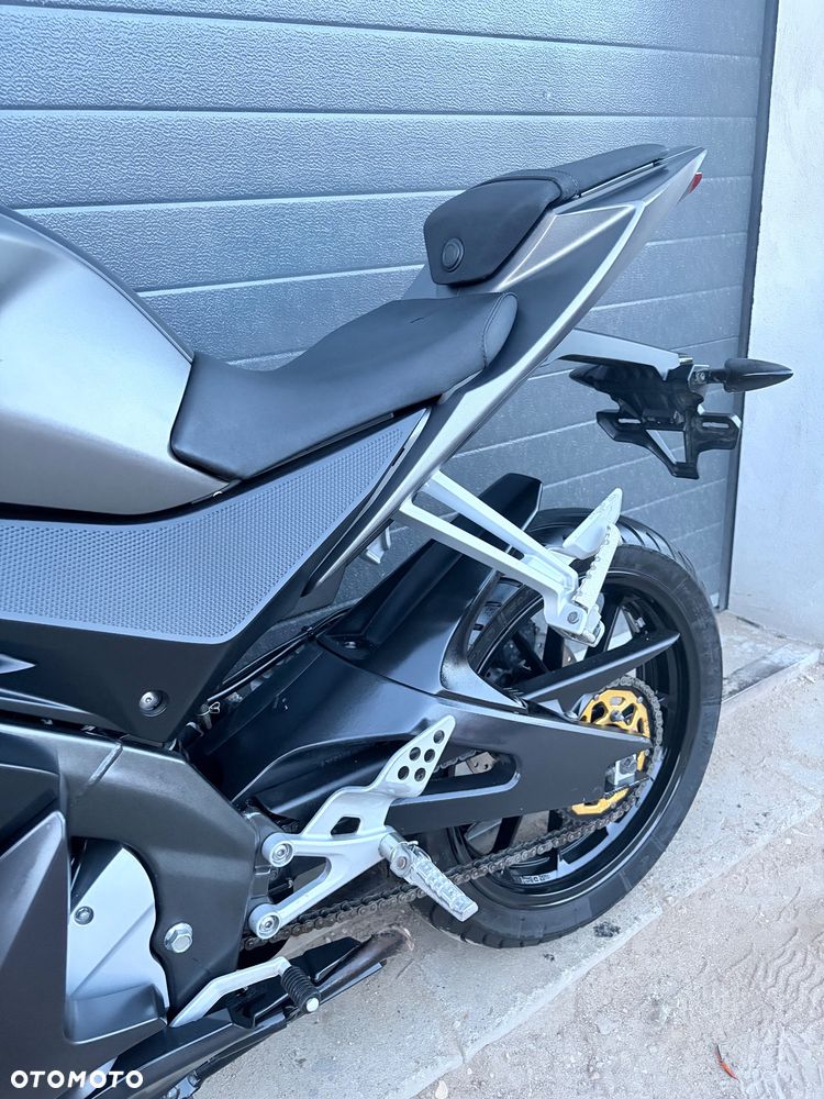Yamaha YZF - 5