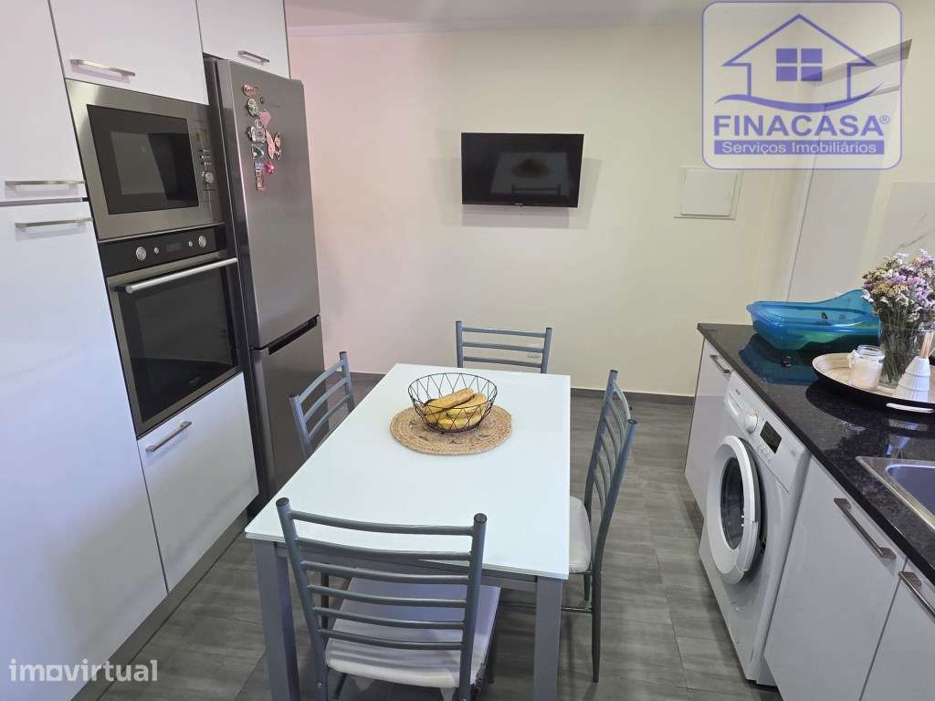 Moradia geminada toda renovada com aproveitamento de sótão - Casal ... - Grande imagem: 3/31