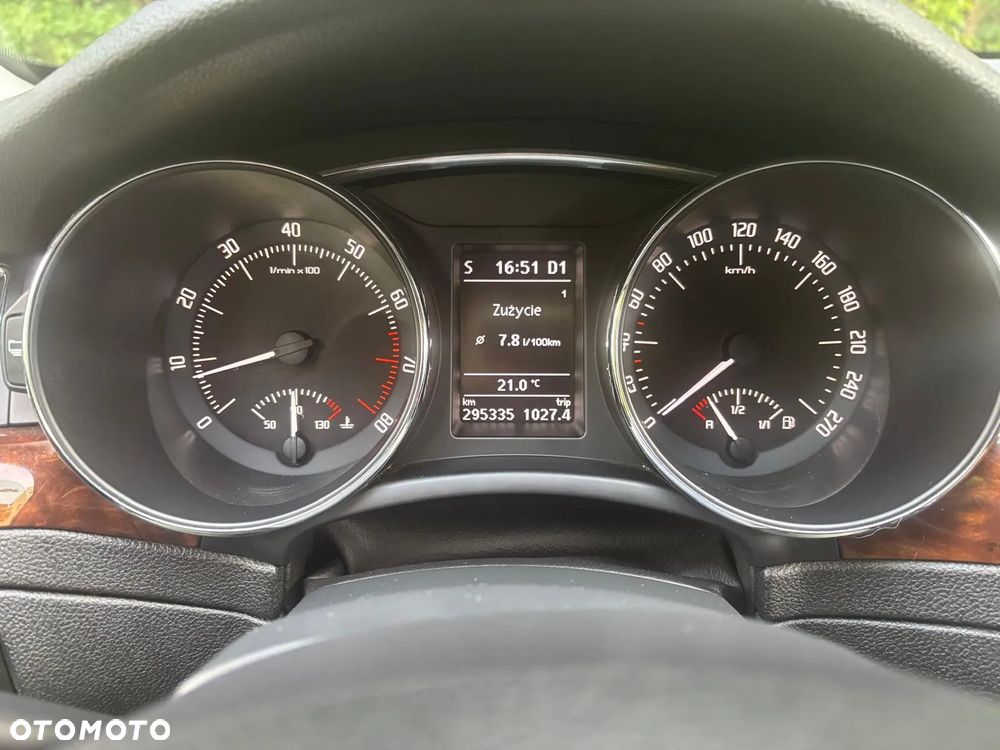 Skoda Superb 1.8 TSI Elegance DSG - 9