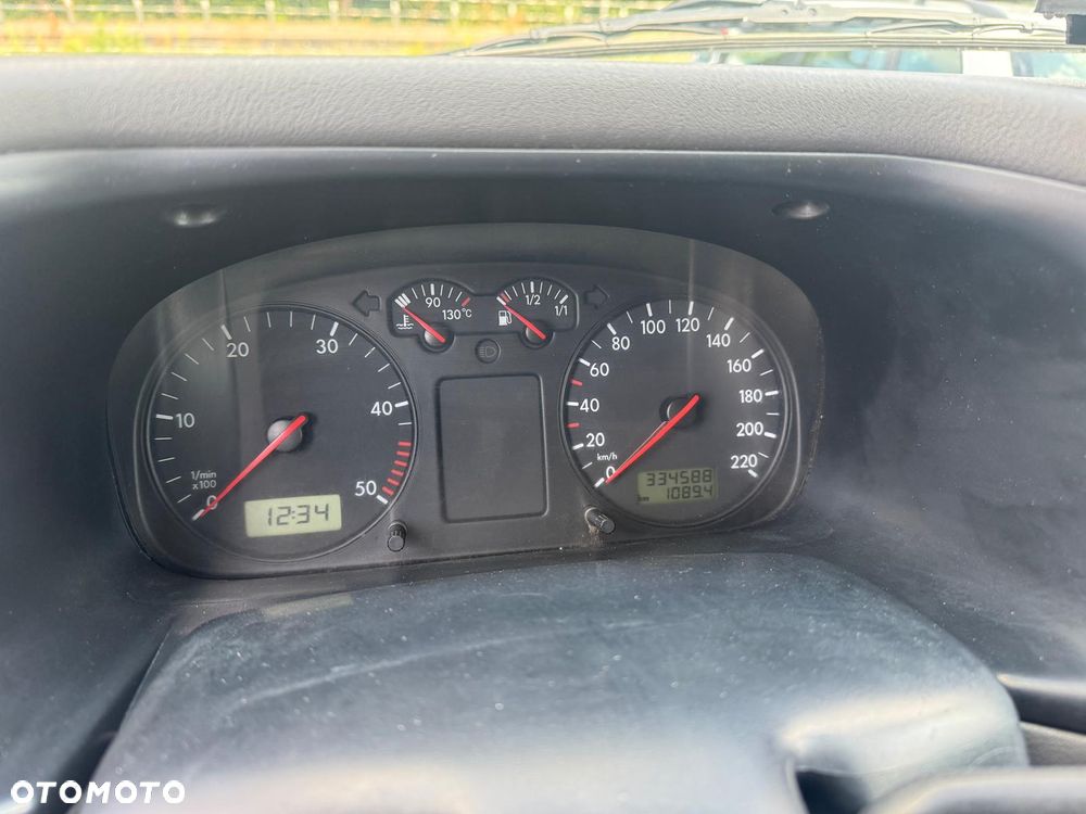Volkswagen Transporter - 2