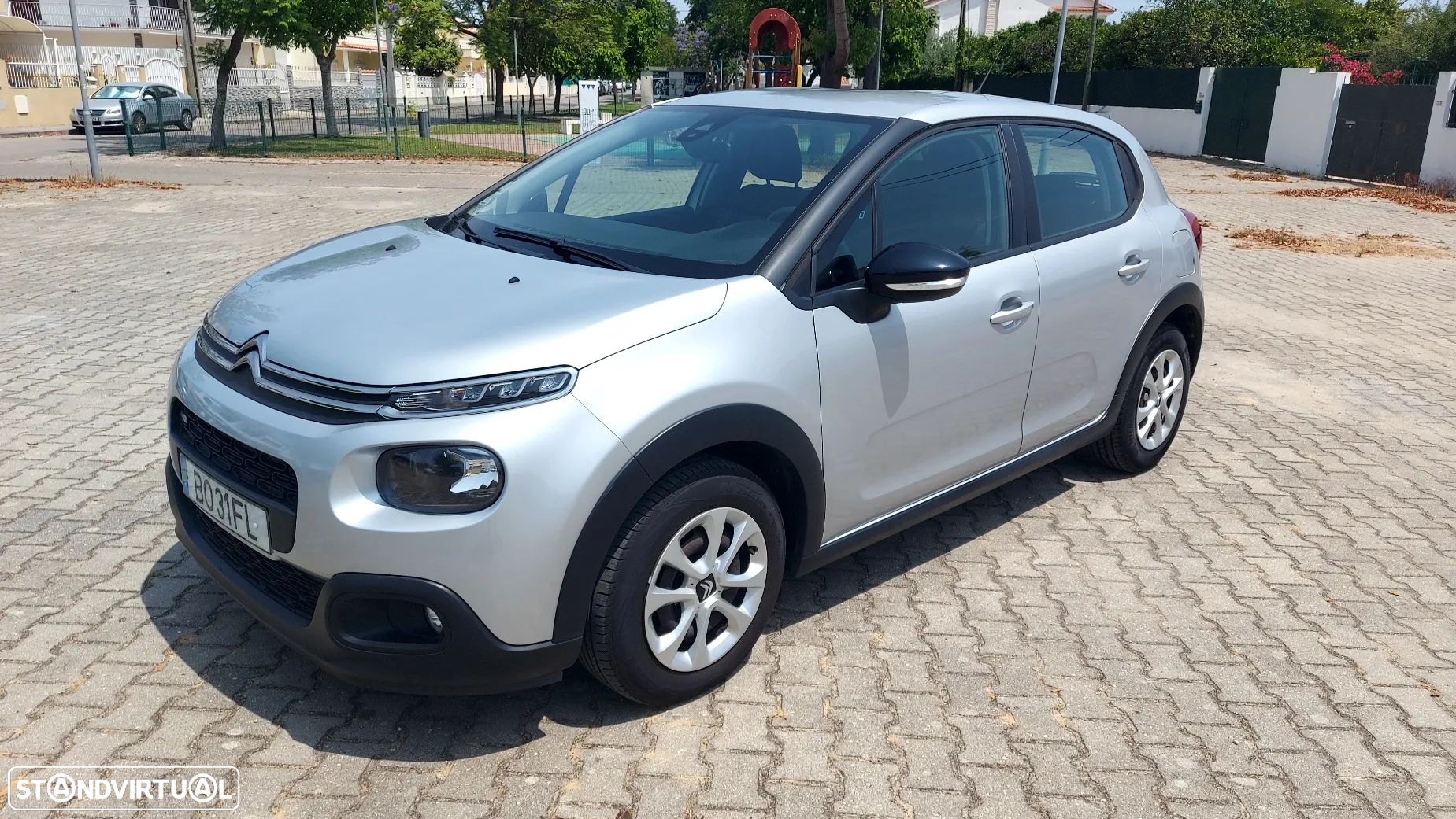 Citroën C3 Pure Tech Shine - 1