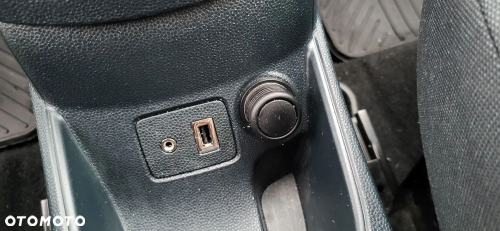 Ford Fiesta 1.25 Ambiente - 28