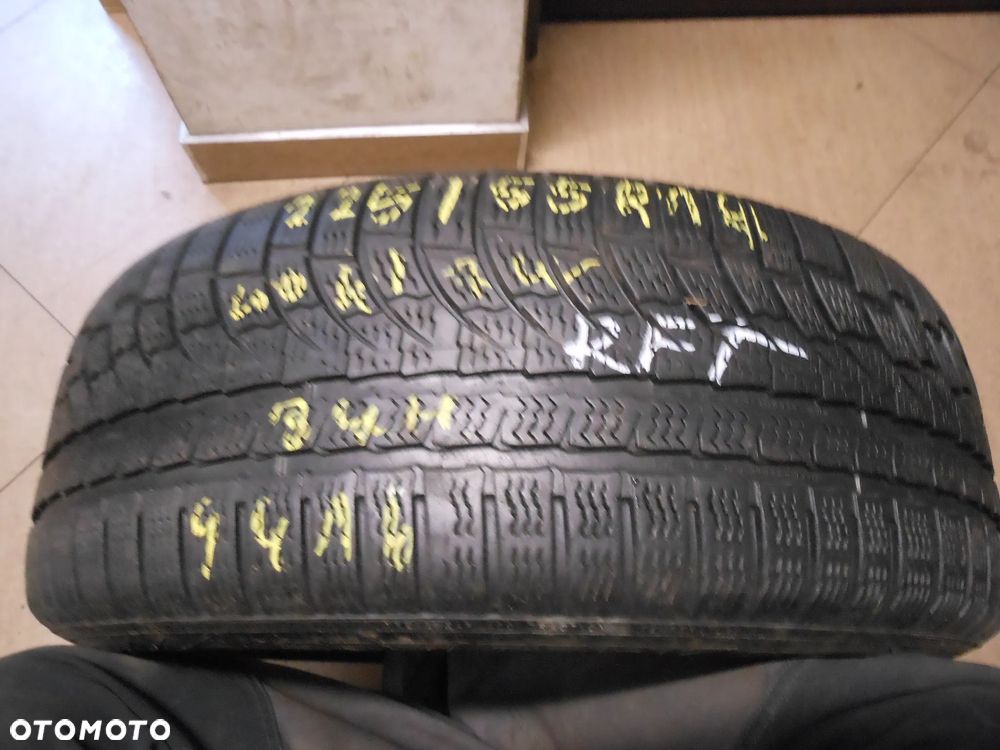 Opona pojedyńcza 225/55r17 nokian wr a4 rft  6mm zima - 1