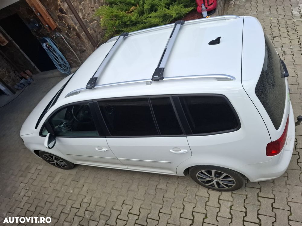 Volkswagen Touran 2.0 TDI DSG Comfortline - 5