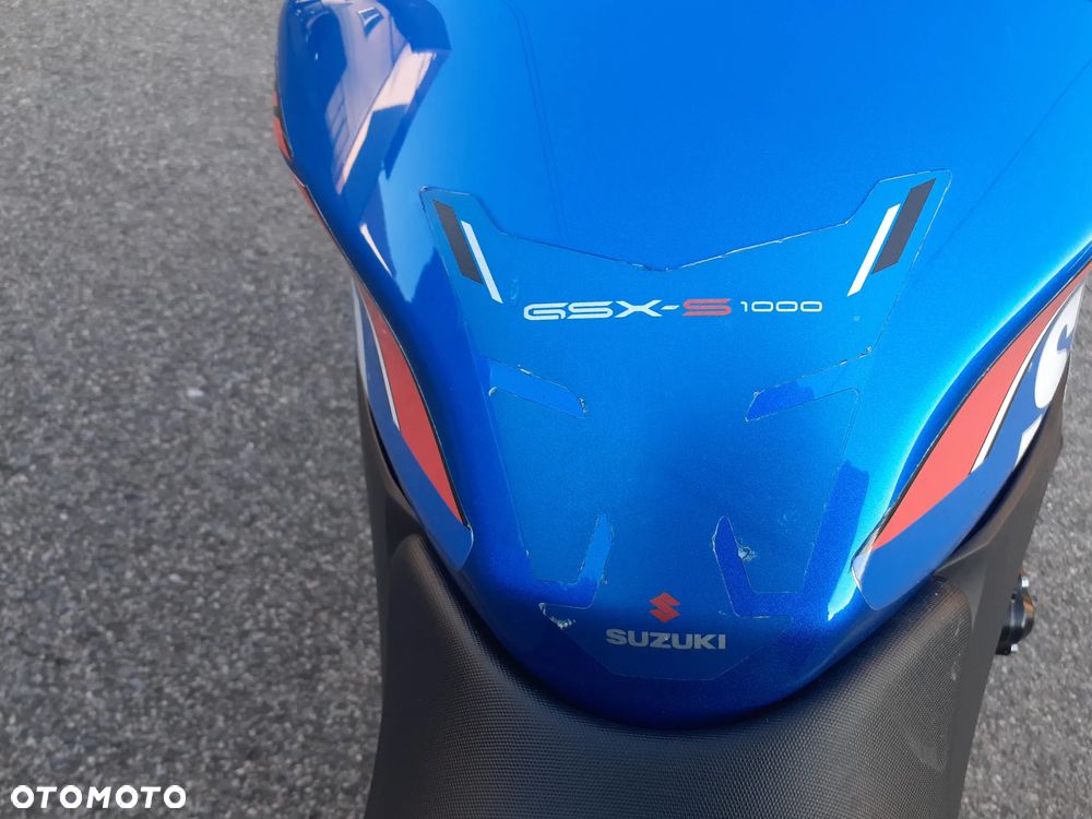 Suzuki GSX 1000 - 16