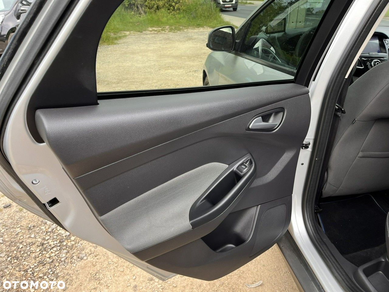 Ford Focus 1.6 Ambiente - 26