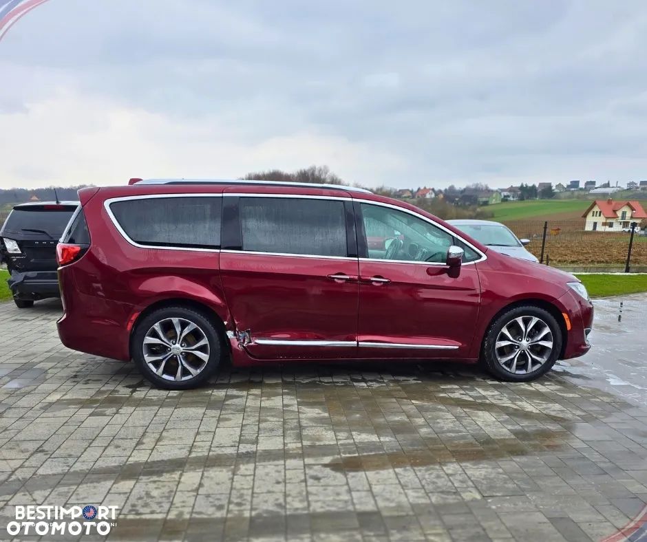 Chrysler Pacifica - 9