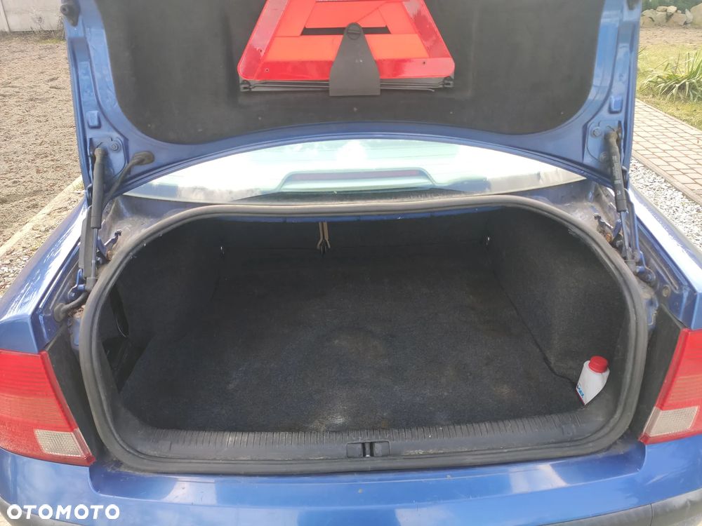 Volkswagen Passat 1.8T - 6