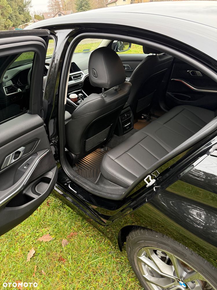 BMW Seria 3 320d Sport Line - 8