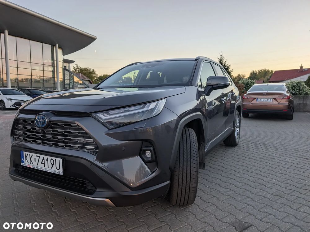 Toyota RAV4 - 6