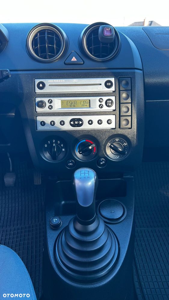 Ford Fiesta 1.4 Ambiente - 12