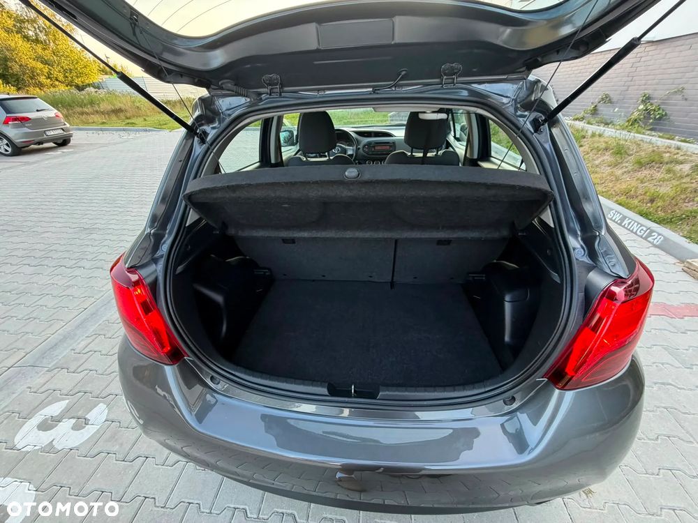 Toyota Yaris 1.33 Premium - 37