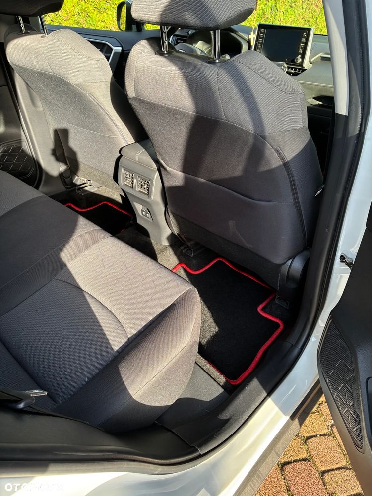 Toyota RAV4 - 10