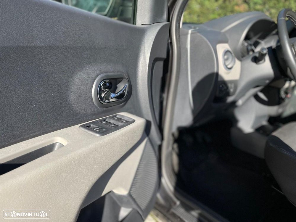 Dacia Lodgy 1.5 dCi Confort 7L - 11