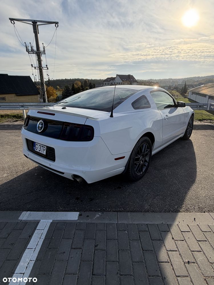 Ford Mustang - 4