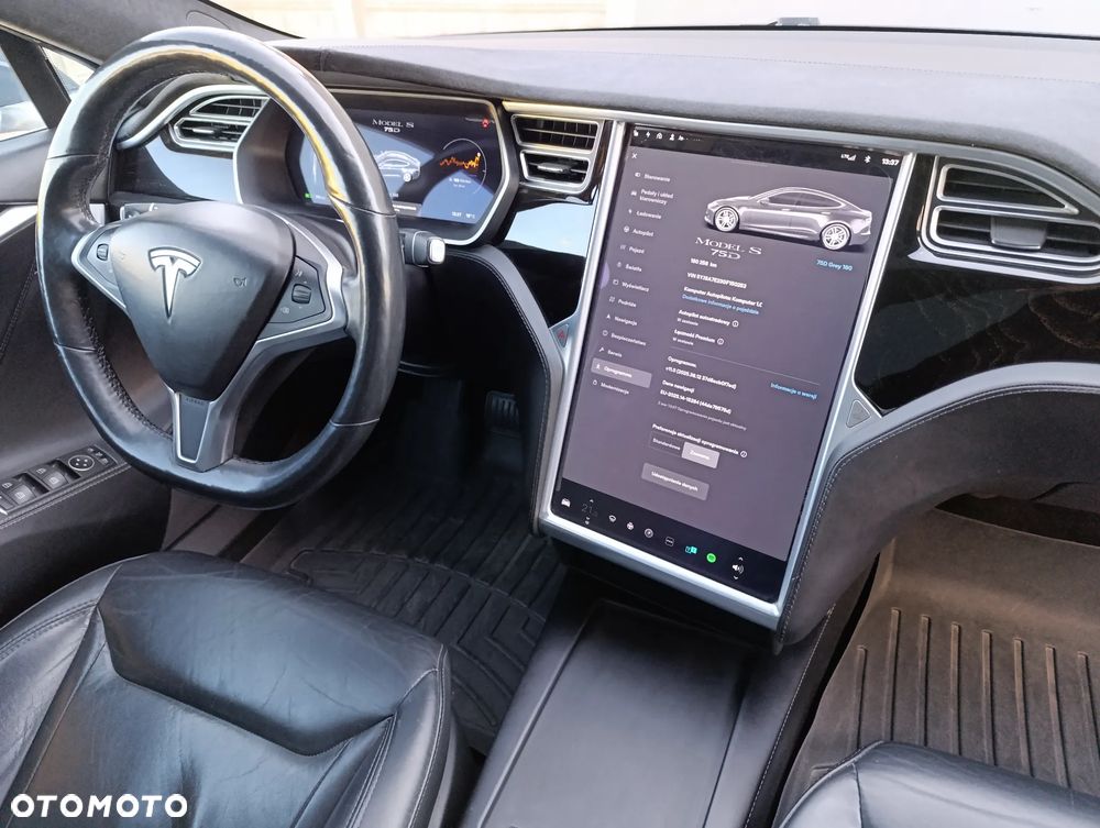 Tesla Model S - 3