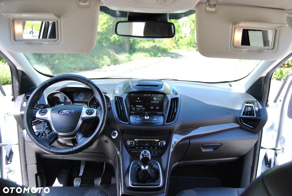 Ford Kuga 2.0 TDCi 2x4 Titanium - 16