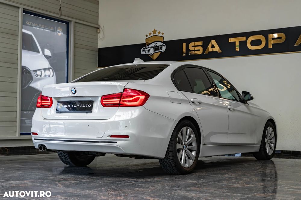 BMW Seria 3 325d Aut. Sport Line - 12