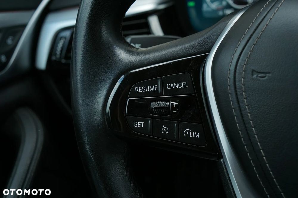 BMW Seria 5 530d Touring - 22