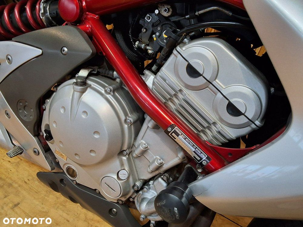 Kawasaki ER - 7