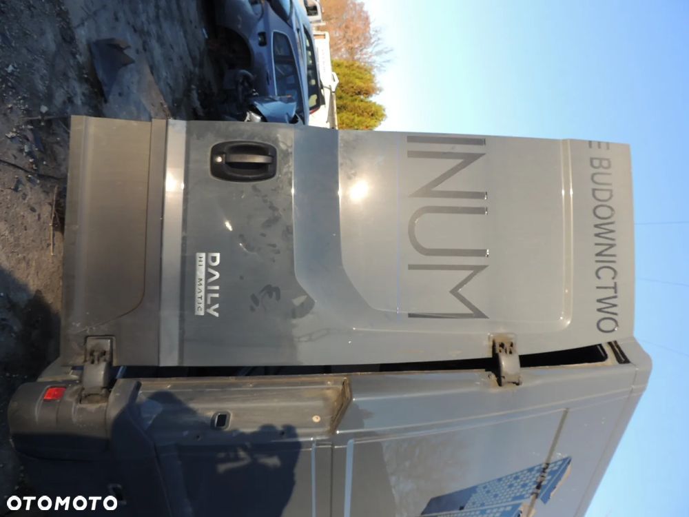 Drzwi tylnie prawe z IVECO VI  '2015 - 1