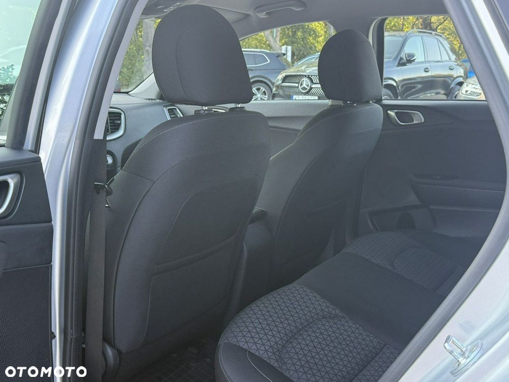 Kia Ceed - 13