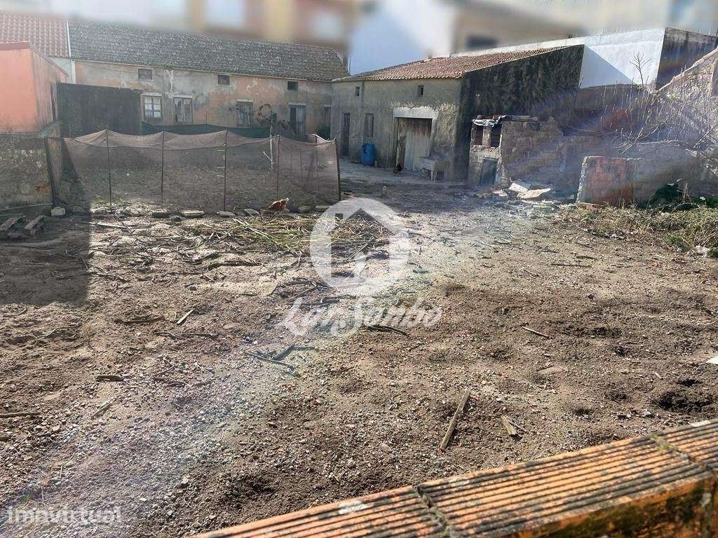 Moradia em banda com terreno de 751 m2 a 50m da praia de Aver-o-Mar... - Grande imagem: 3/7