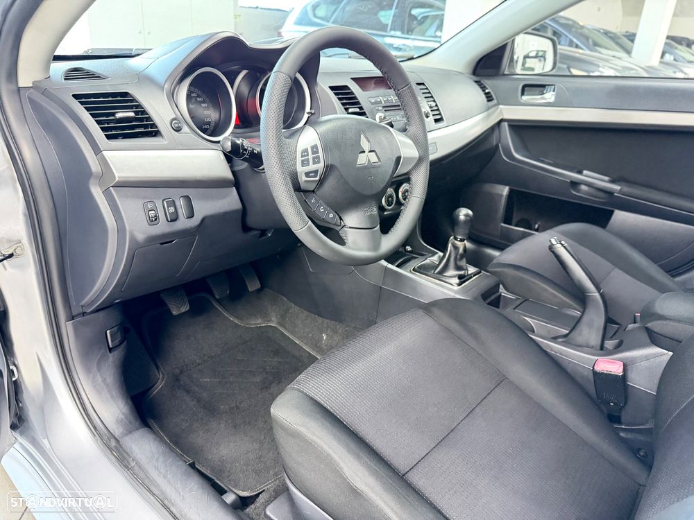 Mitsubishi Lancer 1.5 Invite - 14