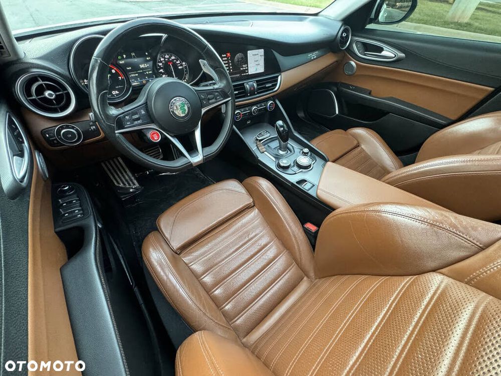 Alfa Romeo Giulia - 14