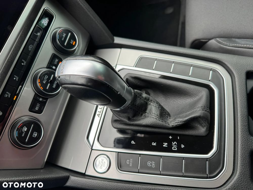 Volkswagen Passat Alltrack 2.0 TDI SCR 4Motion DSG - 18