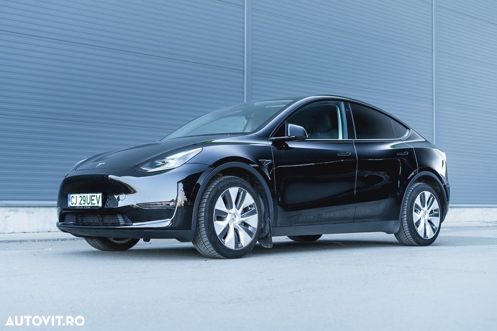 Tesla Model Y - 31