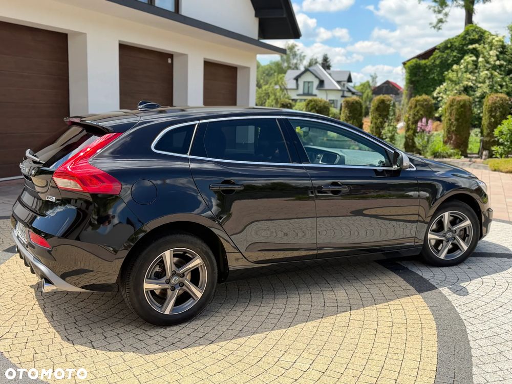 Volvo V40 D3 Drive-E R-Design Momentum - 24