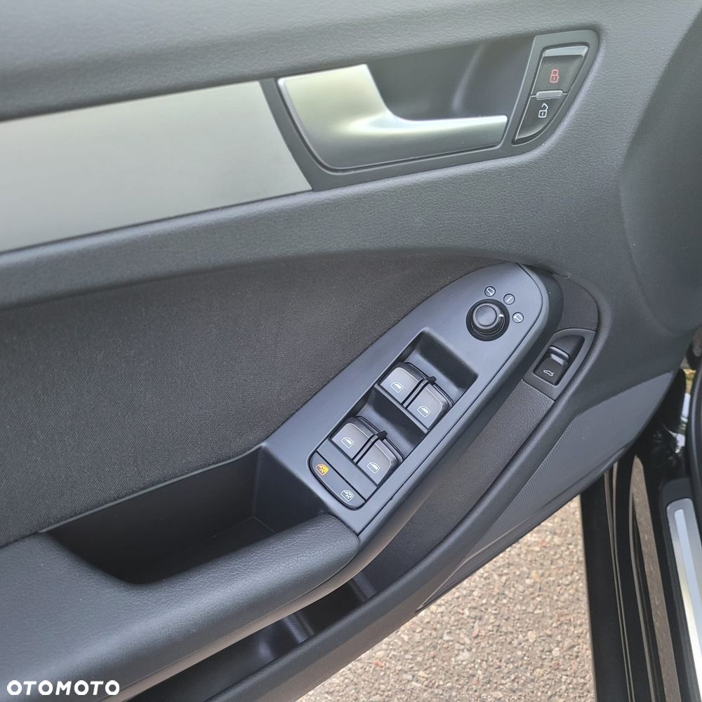 Audi A4 Limousine - 14