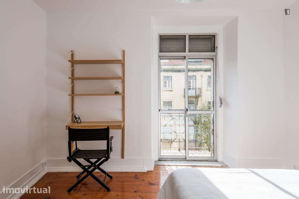 Quarto - localizado em Penha Lisbon - Grande imagem: 3/7