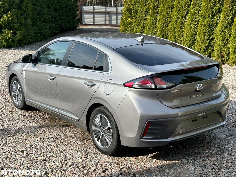 Hyundai IONIQ 1.6 GDI Premium - 4