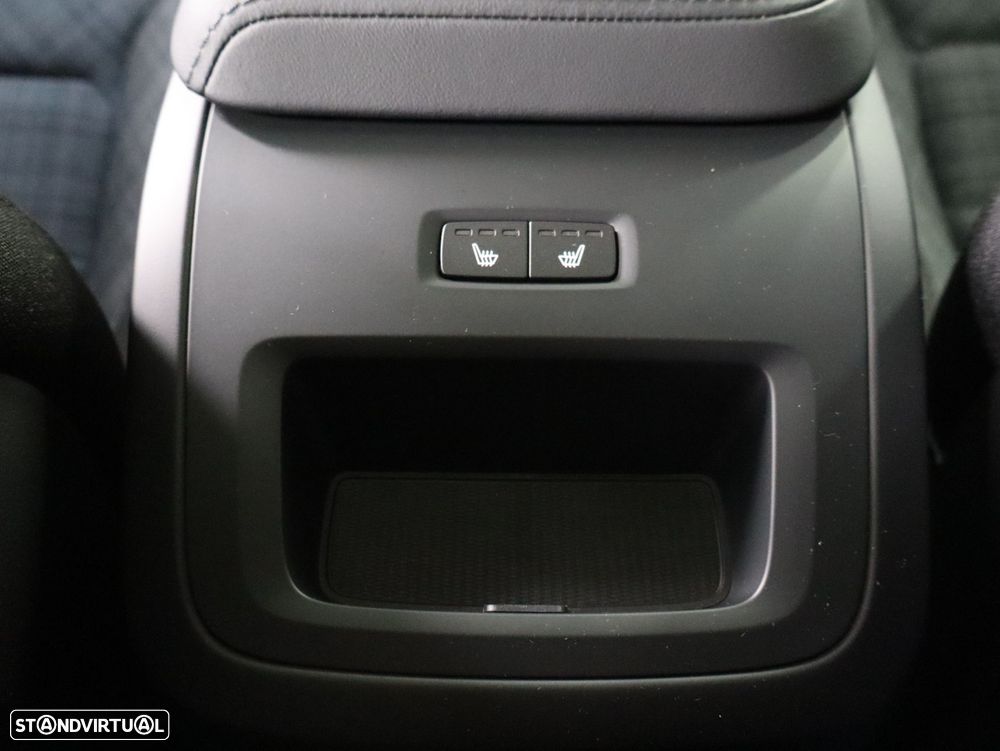 Volvo XC 60 2.0 T6 PHEV Core AWD - 16