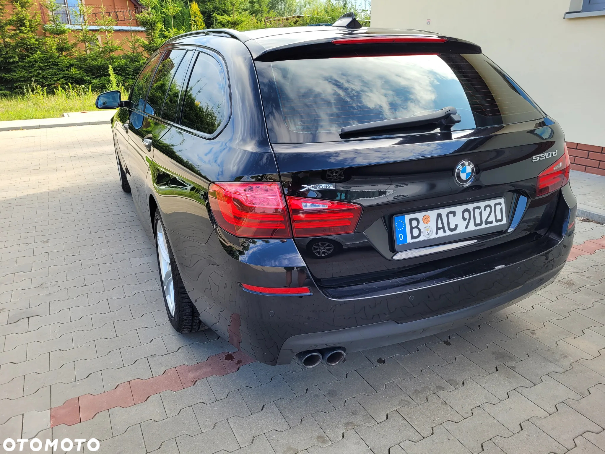 BMW Seria 5 530d xDrive Touring - 4