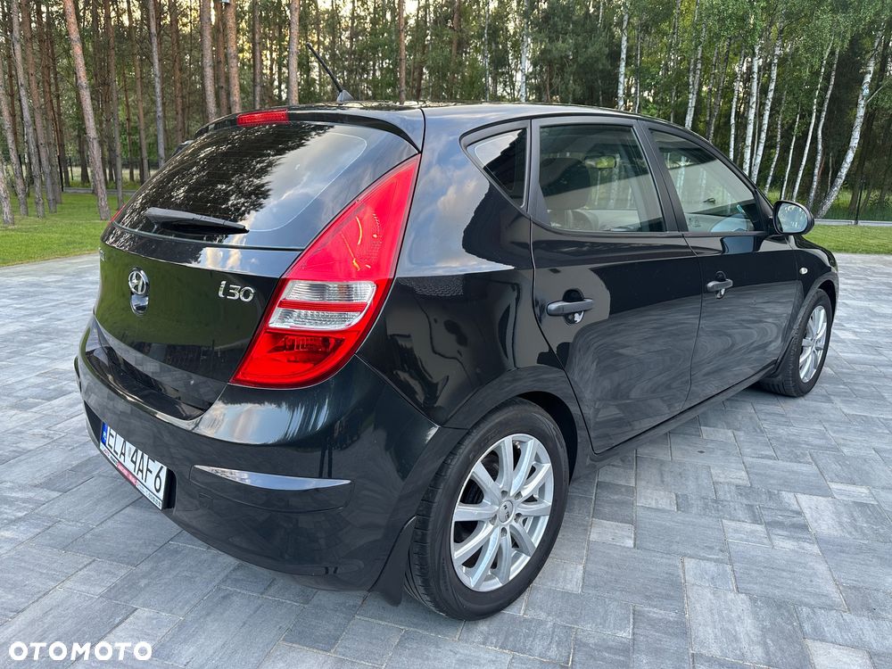 Hyundai i30 1.4 Classic + World Cup - 9