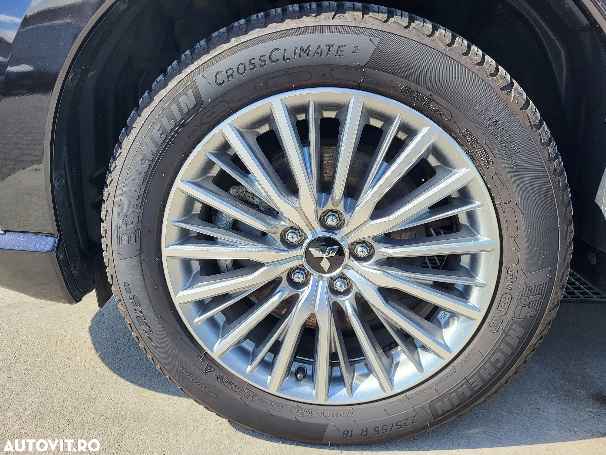 Mitsubishi Outlander 2.4 4WD Plug-In Hybrid - 26