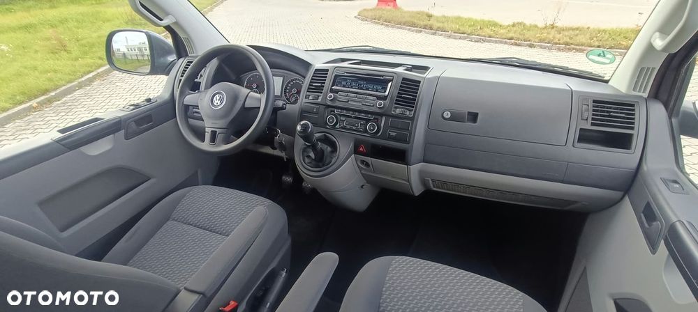 Volkswagen Caravelle - 6