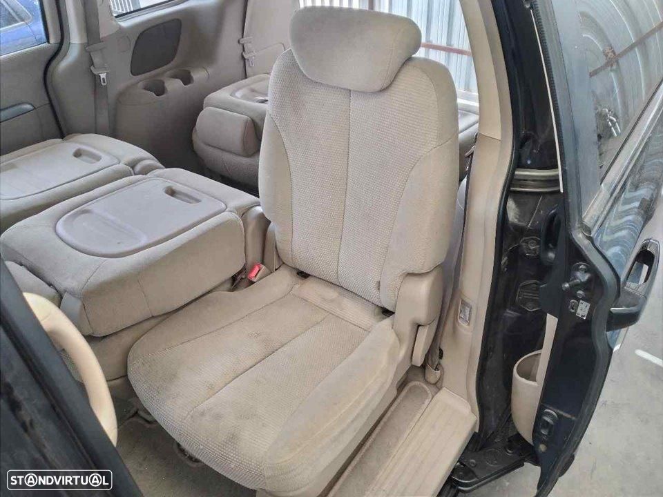 BANCOS TRASEIROS ESQUERDOS KIA CARNIVAL - 1