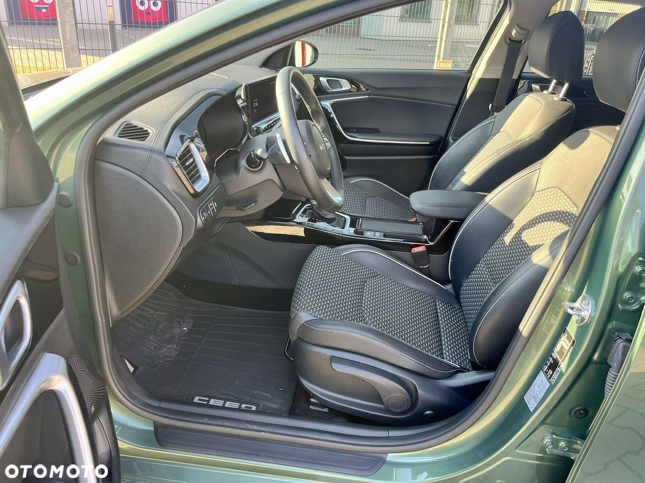 Kia Ceed - 10