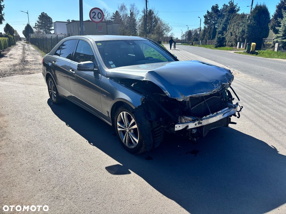 Mercedes-Benz Klasa E 250 CDI DPF BlueEFFICIENCY Automatik Elegance - 7