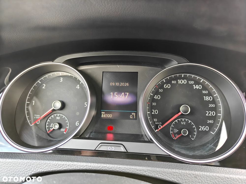 Volkswagen Golf - 33